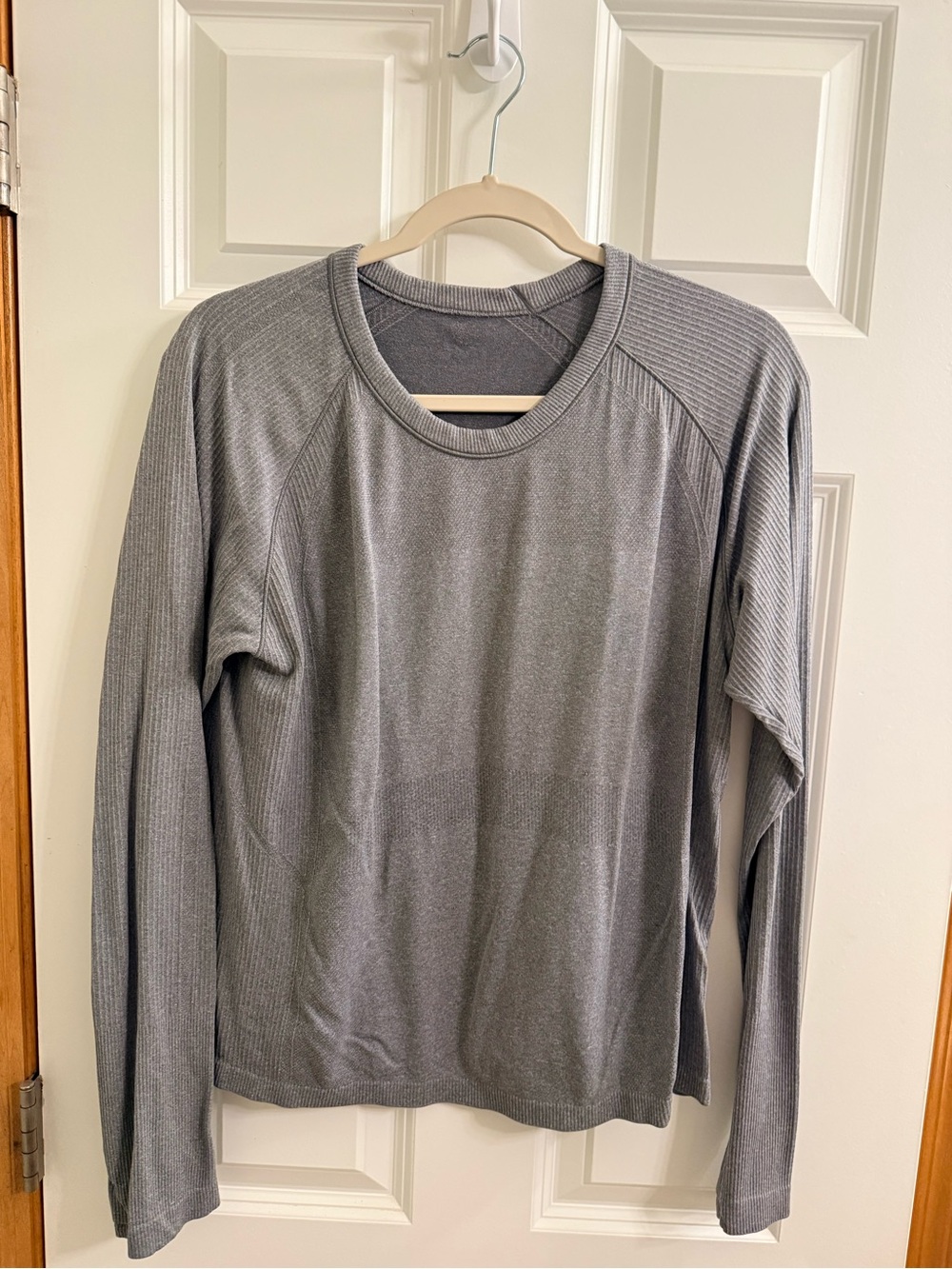 Old Navy Gray Ribbed Long-Sleeve Crewneck Top